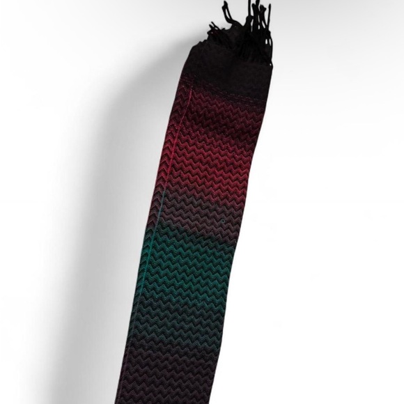 Gorgeous Multi-Color Scarf - Picture 9 of 13